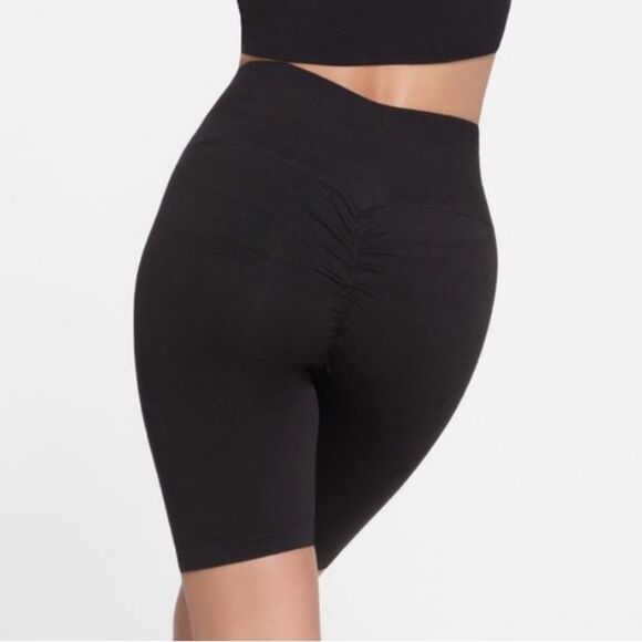 SKIMS Contour Lounge Biker Shorts in Black - Picture 3 of 7